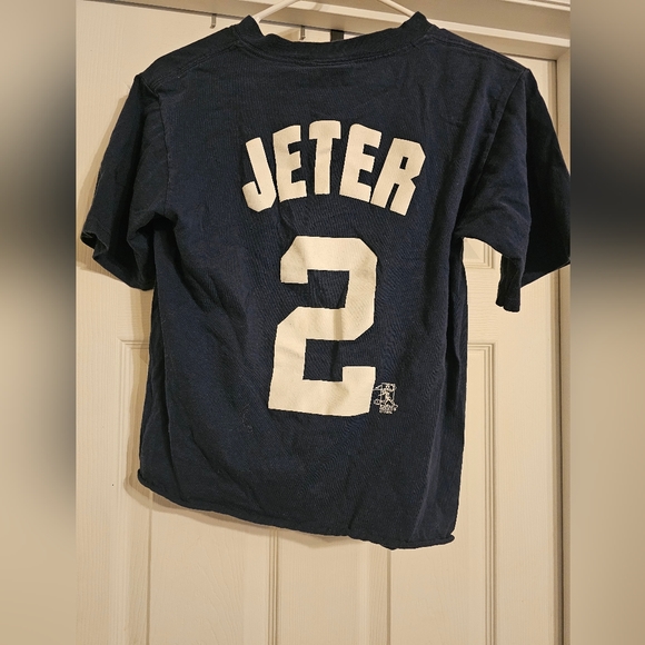 New York Yankees Derek Jeter #2 kids T-shirt.  Size: S. - Picture 2 of 5